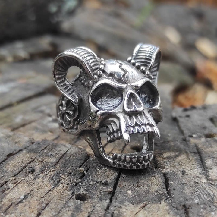 WorldNorse Occult Ziegenhorn Vampir Totenkopf Ring