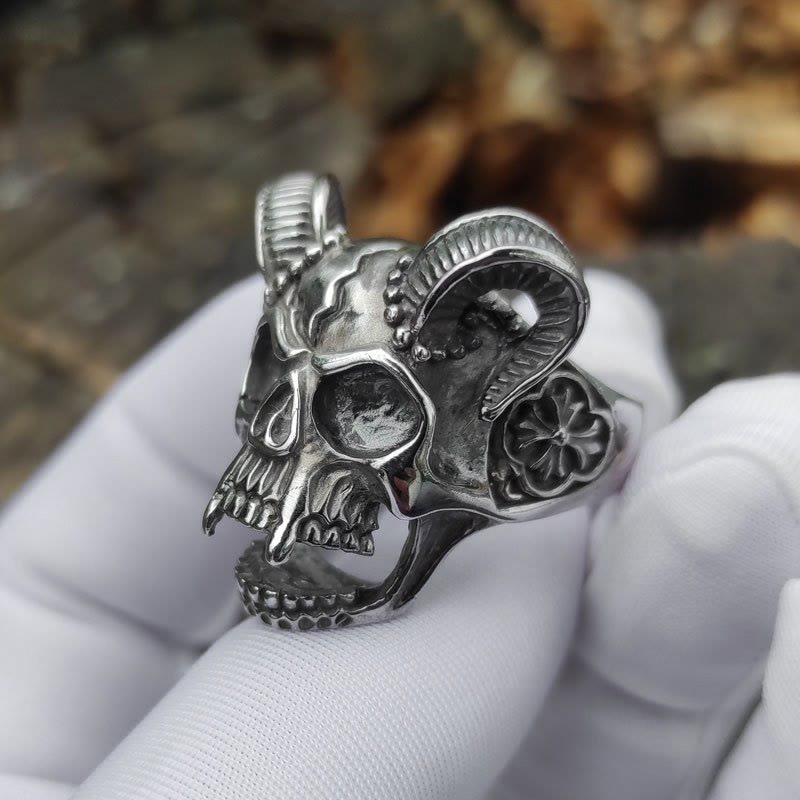 WorldNorse Occult Ziegenhorn Vampir Totenkopf Ring