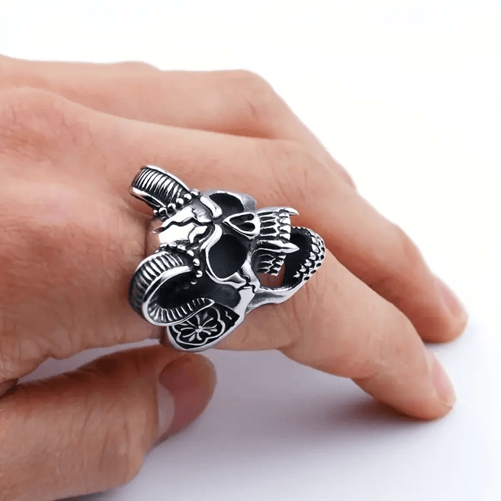 WorldNorse Occult Ziegenhorn Vampir Totenkopf Ring