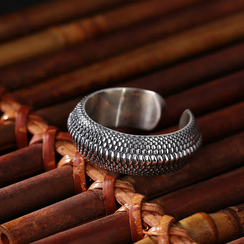Offener Ring mit nordischem Drachenschuppen