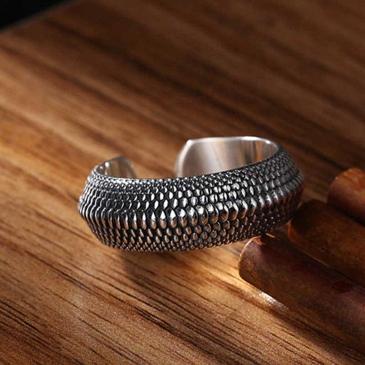 Offener Ring mit nordischem Drachenschuppen