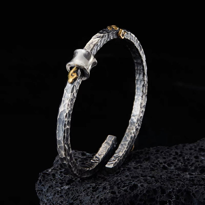 WorldNorse Vintage Armband mit gehämmerter Textur