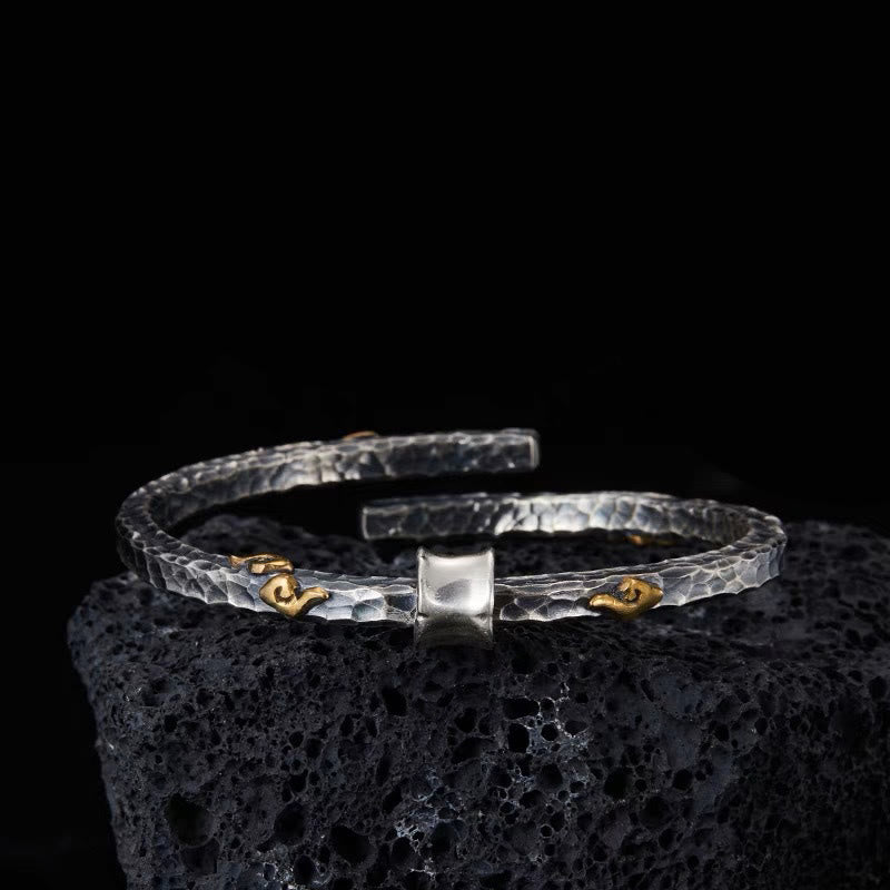 WorldNorse Vintage Armband mit gehämmerter Textur
