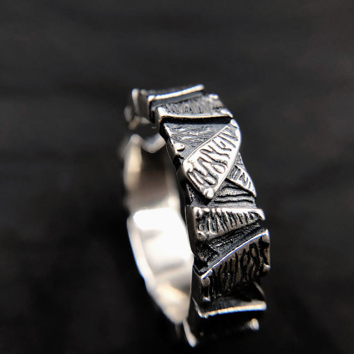 WorldNordischer Ring mit Narbenstruktur
