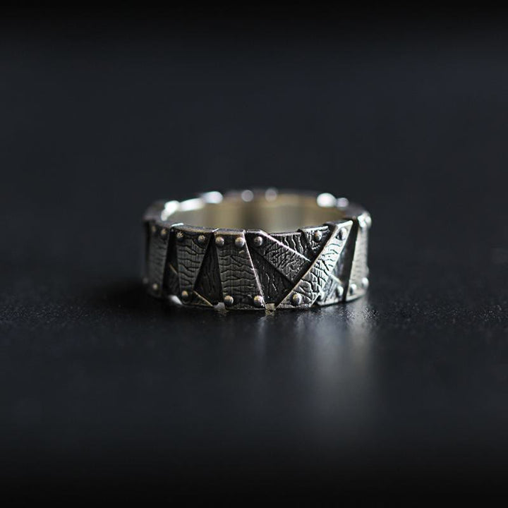 WorldNordischer Ring mit Narbenstruktur