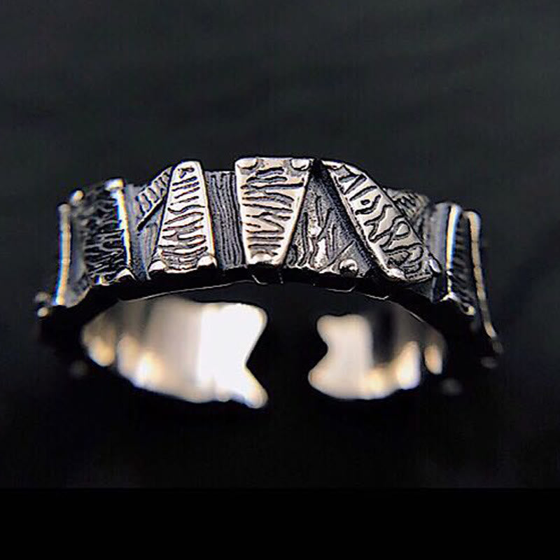WorldNordischer Ring mit Narbenstruktur