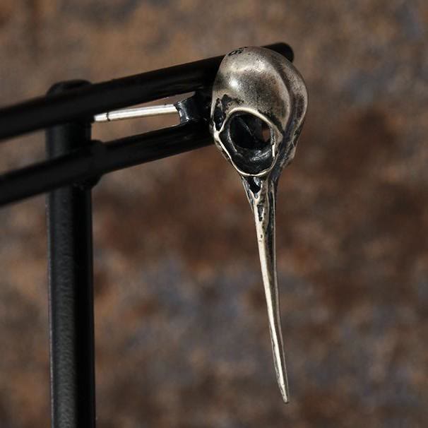 WorldNorse Ohrstecker mit Kolibri-Totenkopf