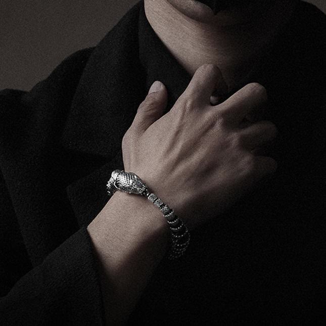 WorldNordisches Armband in Form einer Schlangenschwanzschuppe
