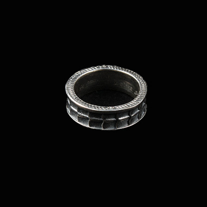 WorldNorse – Ring mit Retro-Schuppenstruktur