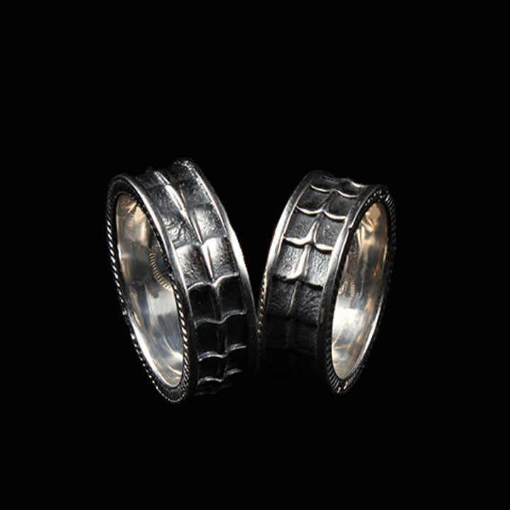 WorldNorse – Ring mit Retro-Schuppenstruktur