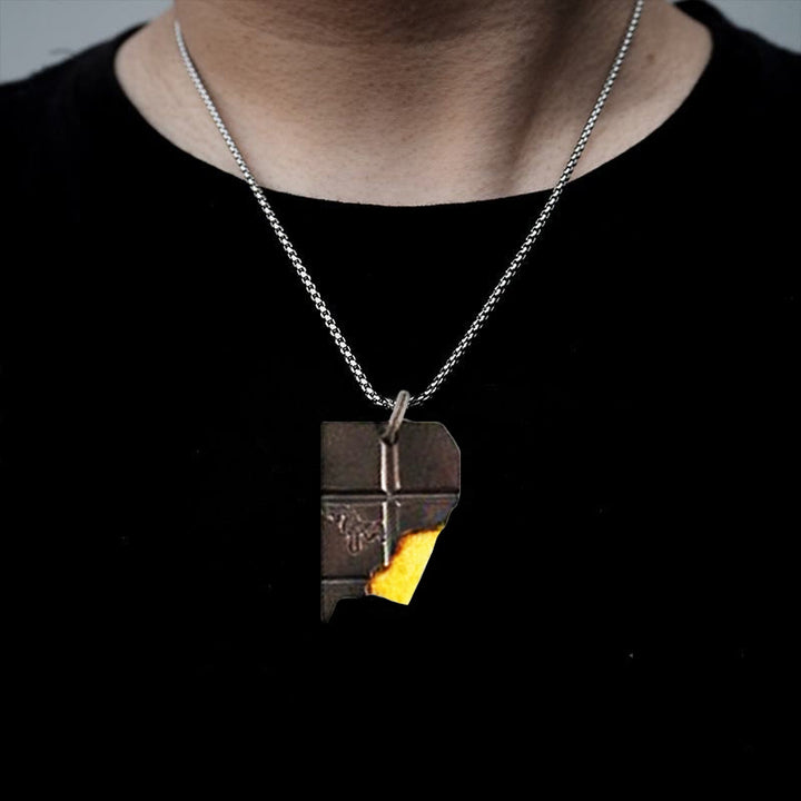 WorldNorse – Halskette mit geometrischem Fragment in Schwarzgold