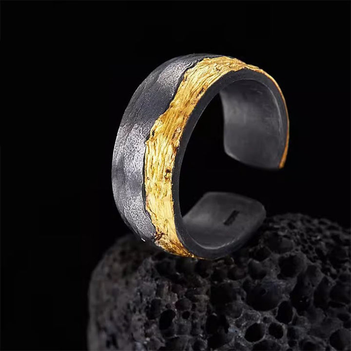 WorldNorse Rustikaler offener Bandring mit Goldadern