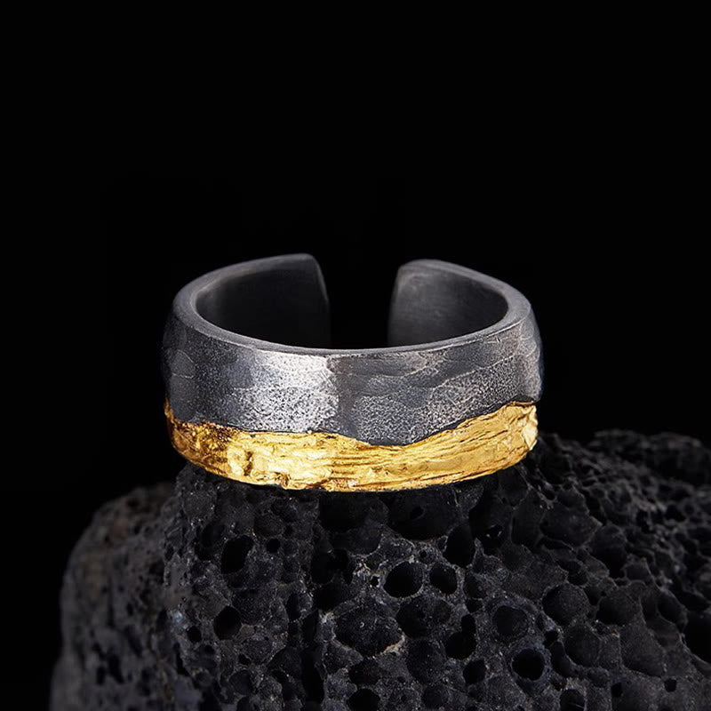 WorldNorse Rustikaler offener Bandring mit Goldadern