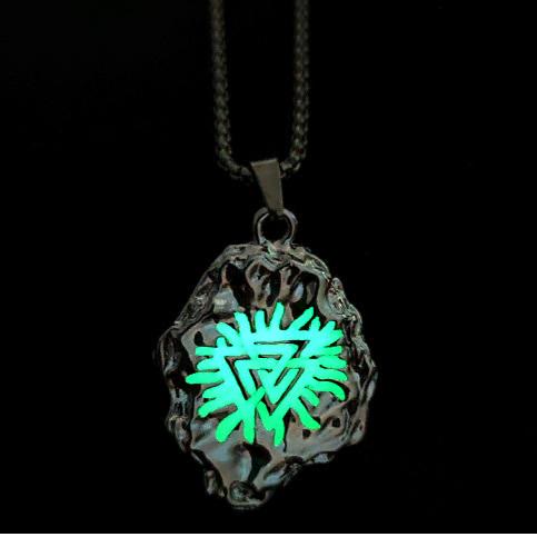 WorldNorse Wikinger Valknut Symbol Glow Halskette