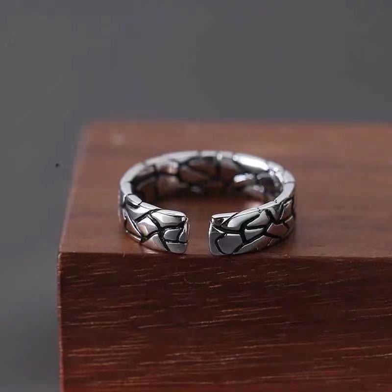 WorldNordischer Ring mit geometrischem Rissglieder-Design