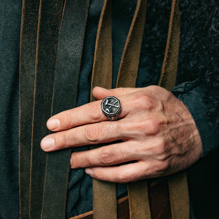 WorldNorse Gekreuzter Wikinger Axt -Ring aus Edelstahl