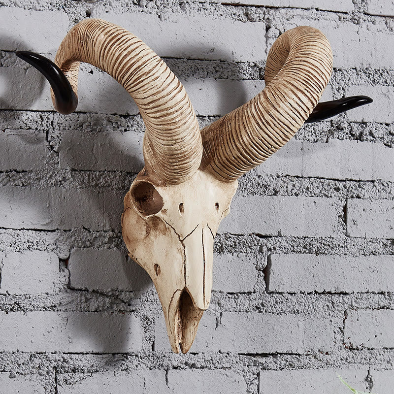 WorldNorse Wandskulptur mit Schafschädel, Dekoration
