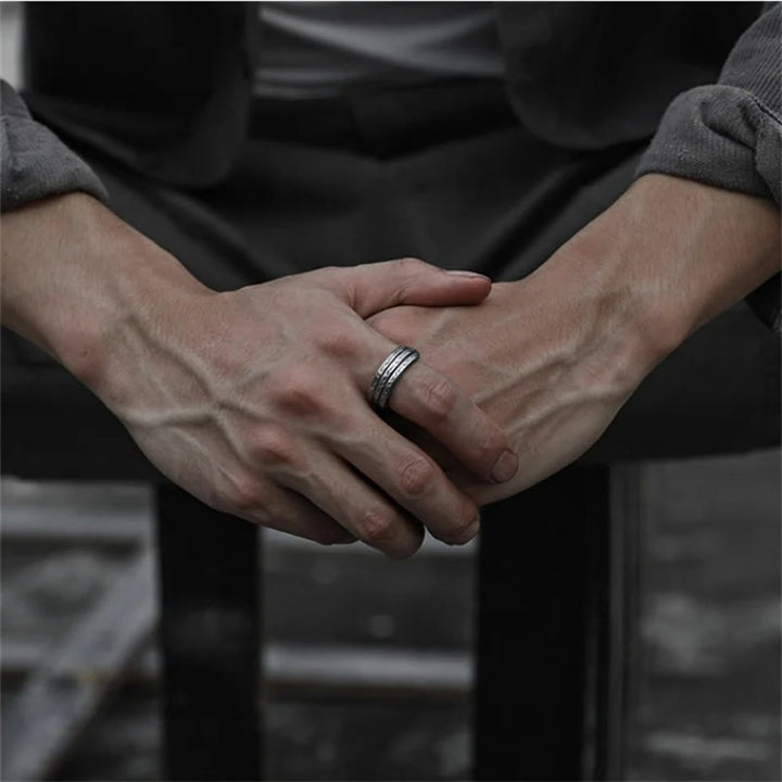 WorldNorse Handgeschnitzter Ring mit Blattmuster