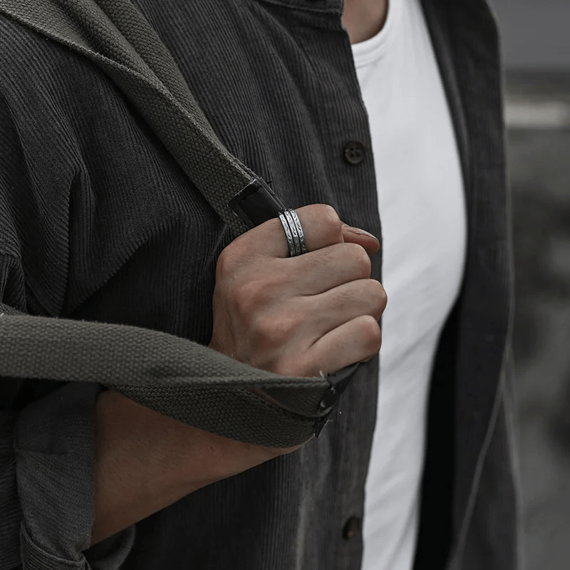 WorldNorse Handgeschnitzter Ring mit Blattmuster