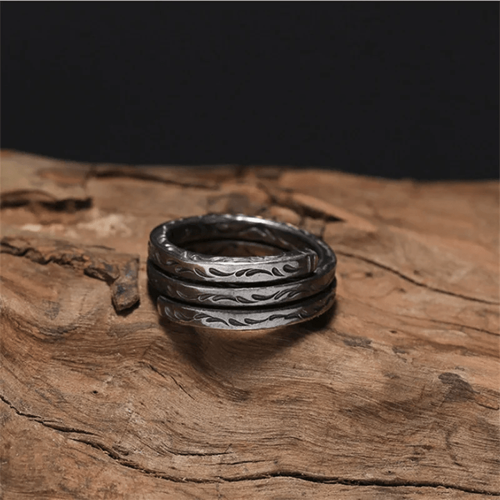 WorldNorse Handgeschnitzter Ring mit Blattmuster