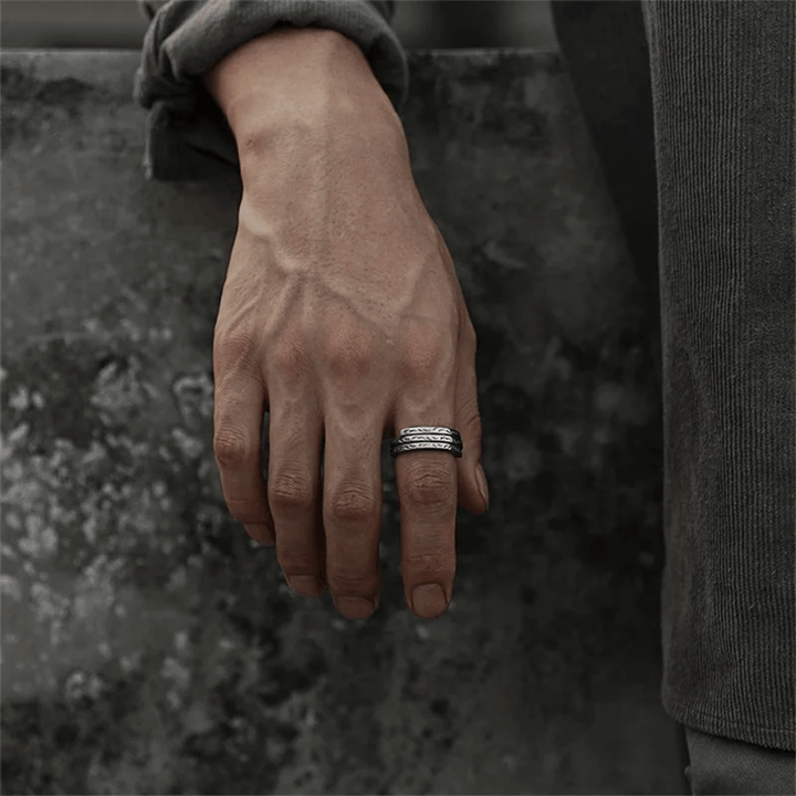 WorldNorse Handgeschnitzter Ring mit Blattmuster