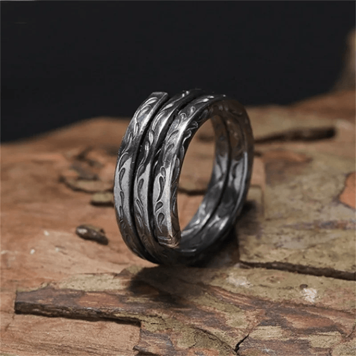 WorldNorse Handgeschnitzter Ring mit Blattmuster