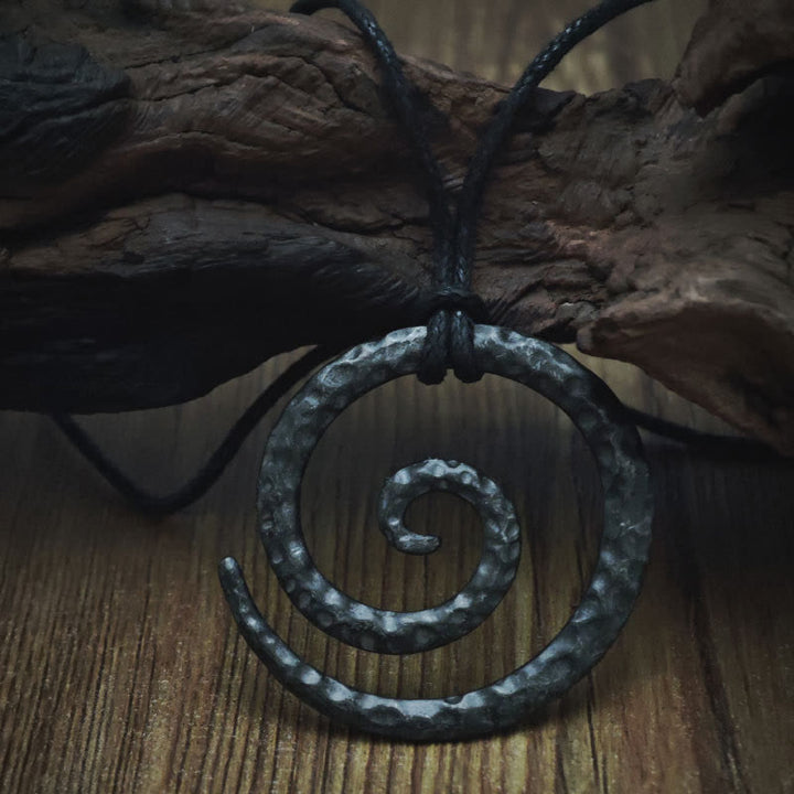WorldNorse Einzigartige Spiralwirbel-Halskette