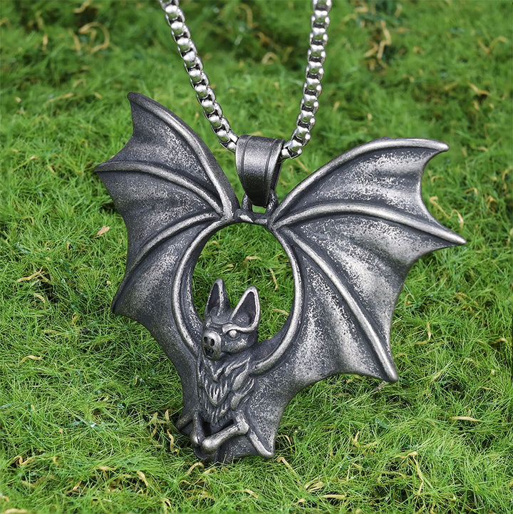 WorldNordische Gothic-Halskette mit dunkler Fledermaus
