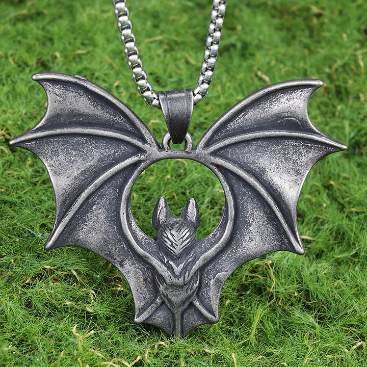 WorldNordische Gothic-Halskette mit dunkler Fledermaus