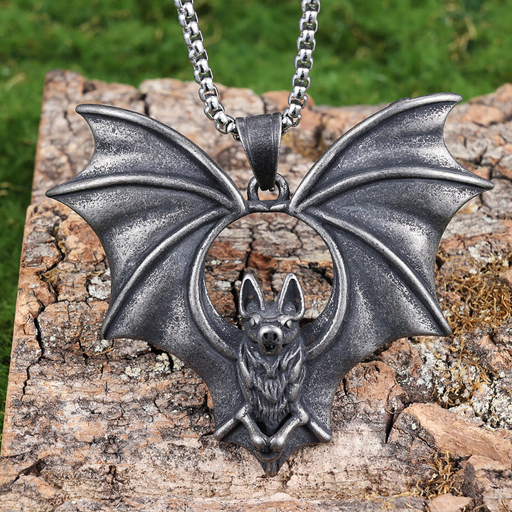 WorldNordische Gothic-Halskette mit dunkler Fledermaus