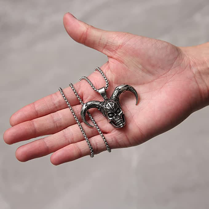 WorldNorse Dämon Totenkopf Horn Halskette