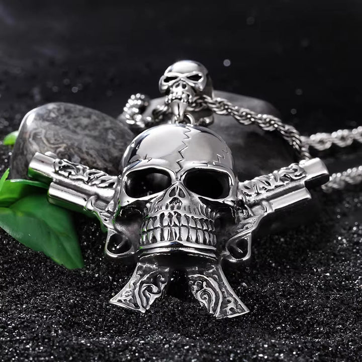 WorldNorse Halskette mit gekreuzten Pistolen und geknacktem Totenkopf