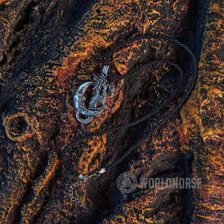 WorldNorse Mythische Wikinger-Halskette mit Drachenmond