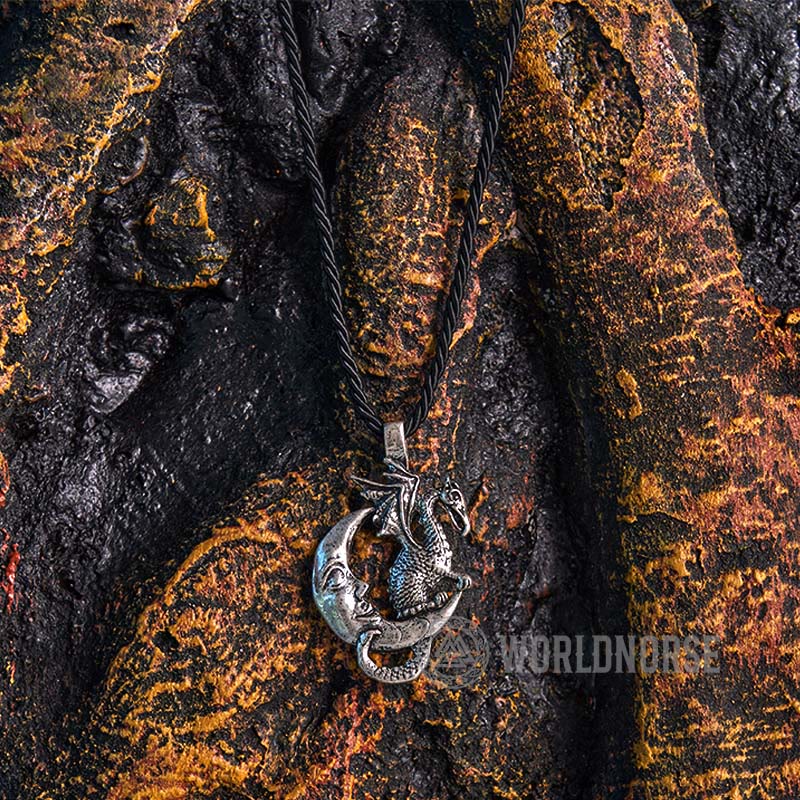 WorldNorse Mythische Wikinger-Halskette mit Drachenmond