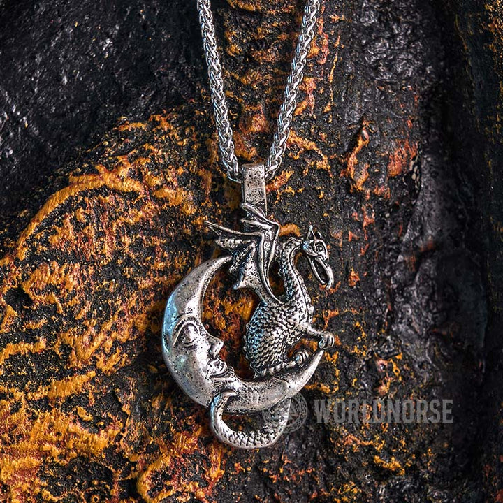 WorldNorse Mythische Wikinger-Halskette mit Drachenmond
