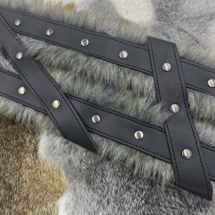 WorldNorse Wikinger-Hüftgürtel mit Pelzfutter und Nieten