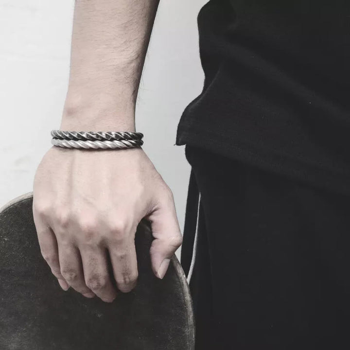 WorldNorse Nordisches Armband aus gedrehtem Horn