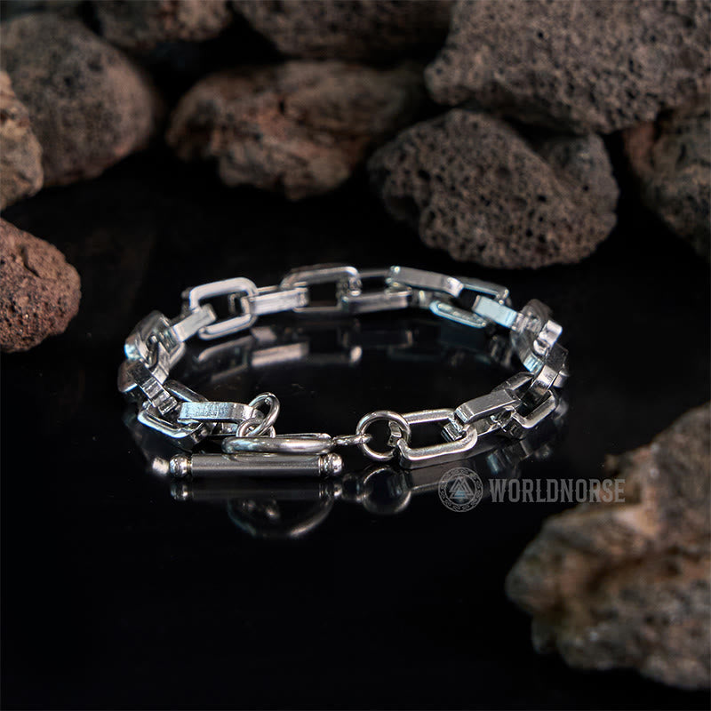 WorldNorse Langes, flaches, quadratisches Armband mit einer Wortschnalle