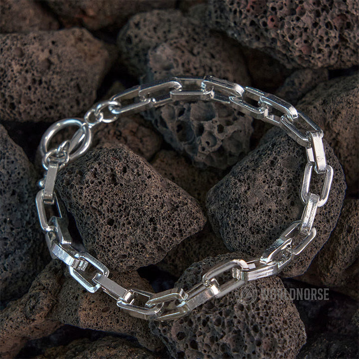 WorldNorse Langes, flaches, quadratisches Armband mit einer Wortschnalle