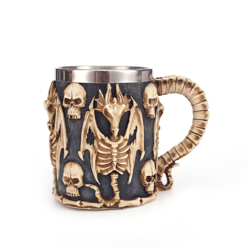 Tasse mit nordischem gotischen Drachenschädel