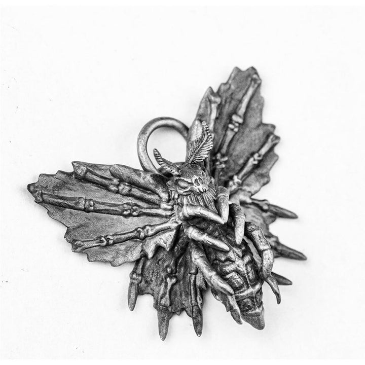 WorldNordische Halskette mit Anhänger „Dark Moth“