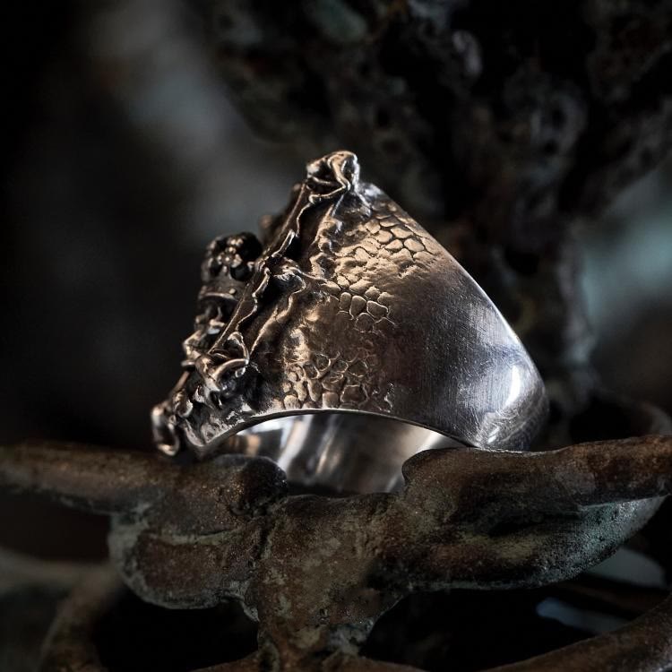 WorldNordischer Kaiser-Totenkopfring mit Krone