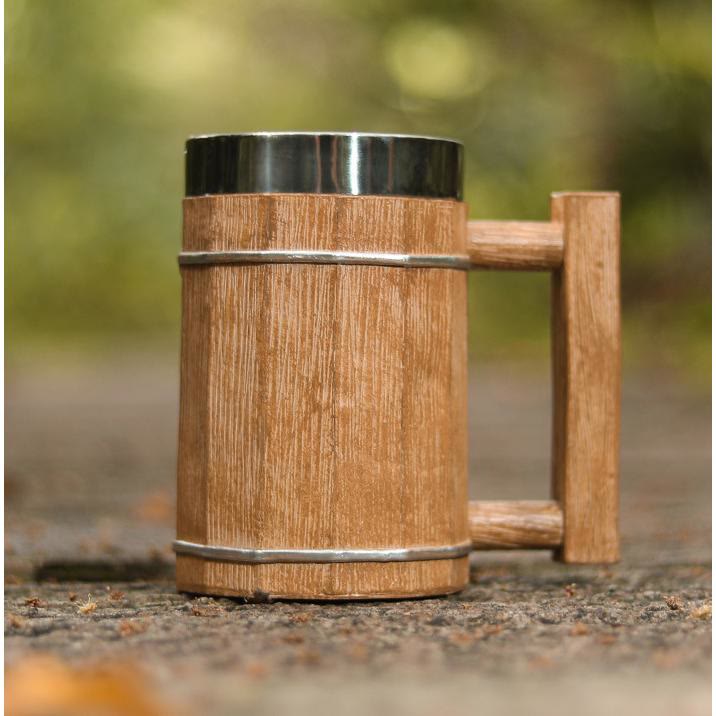 WorldNorse Tasse mit quadratischem Griff und Holzmaserung