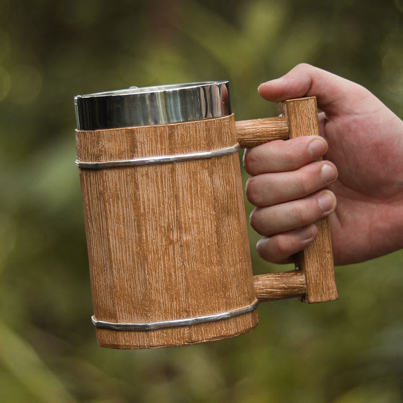WorldNorse Tasse mit quadratischem Griff und Holzmaserung