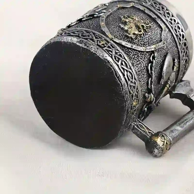 WorldNorse Mittelalter Wikinger Axt Löwe Tasse