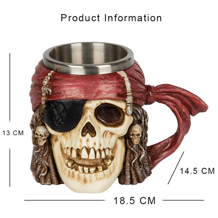 Bierkrug mit nordischem Piratenschädel-Turm