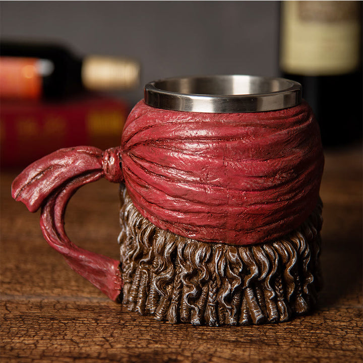 Bierkrug mit nordischem Piratenschädel-Turm