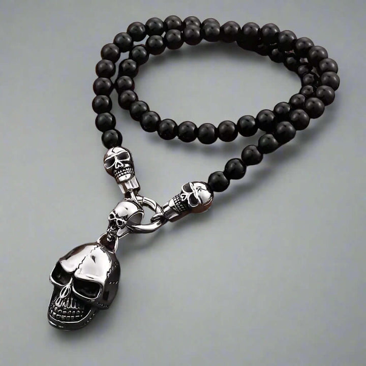 WorldNorse Totenkopf-Halskette aus Glasperlen