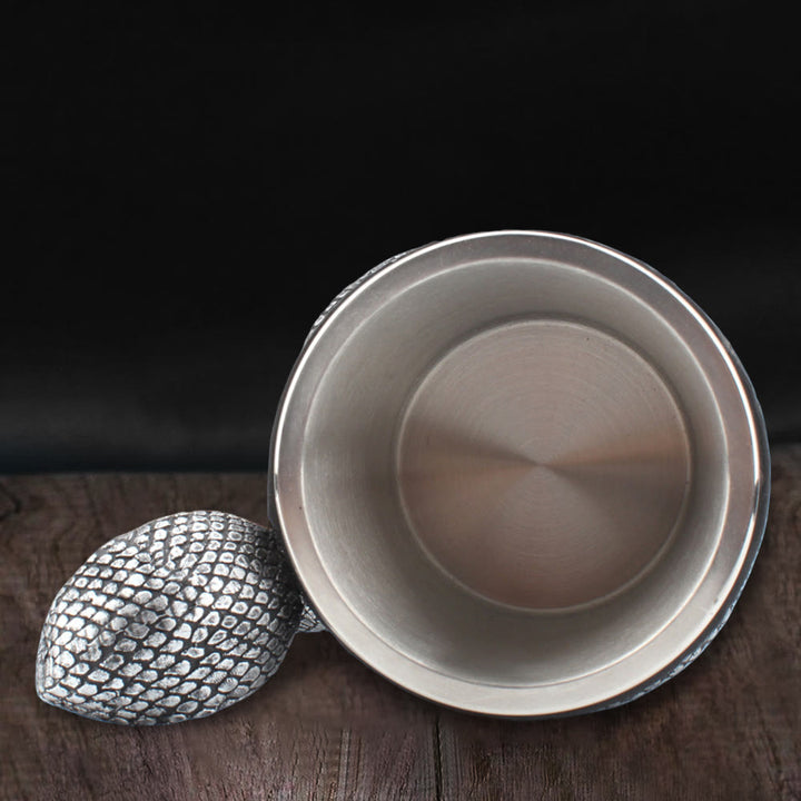 WorldNorse Tasse mit aufgerollter Schlange