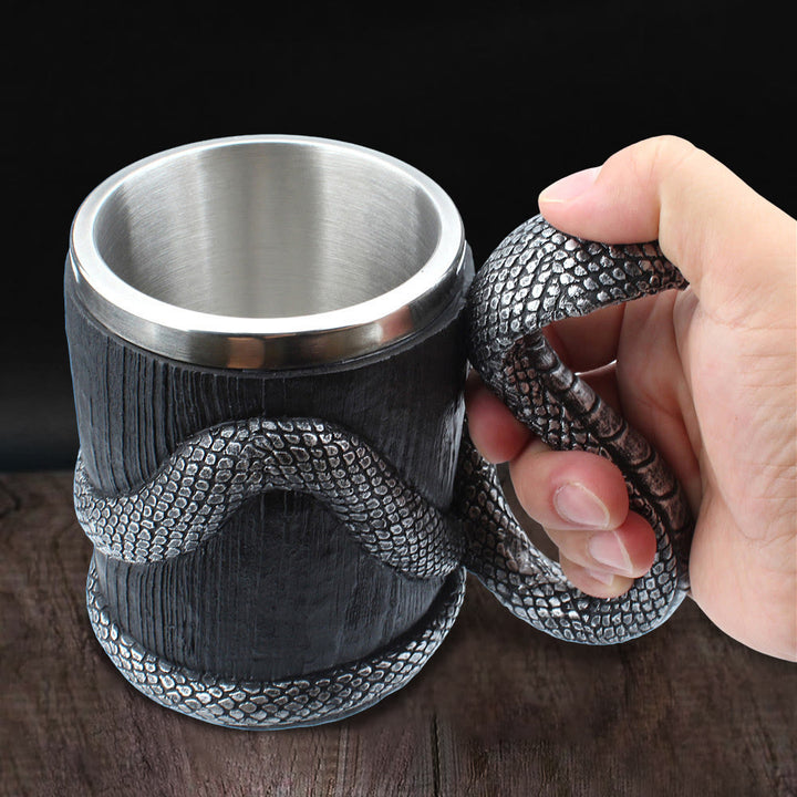 WorldNorse Tasse mit aufgerollter Schlange